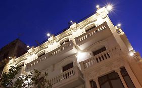 Click&Flat Seneca Suites